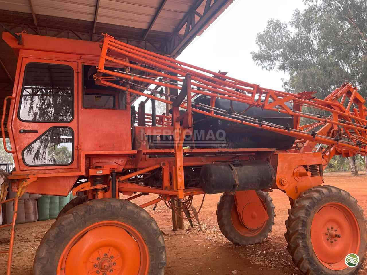 PULVERIZADOR JACTO UNIPORT 2000 Tração 4x2 Mercomaq - JAN PRIMAVERA DO LESTE MATO GROSSO MT